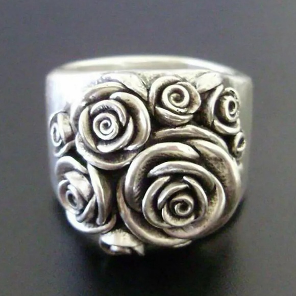 WEDDING RING - Picture 2 of 6